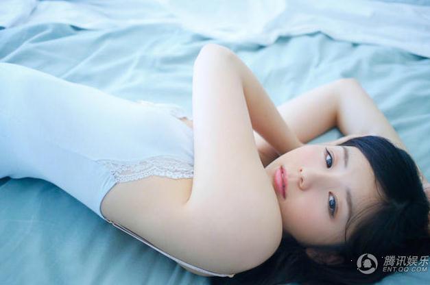 <em>日本萌妹小池里奈走红</em> 清纯写真充满少女气息